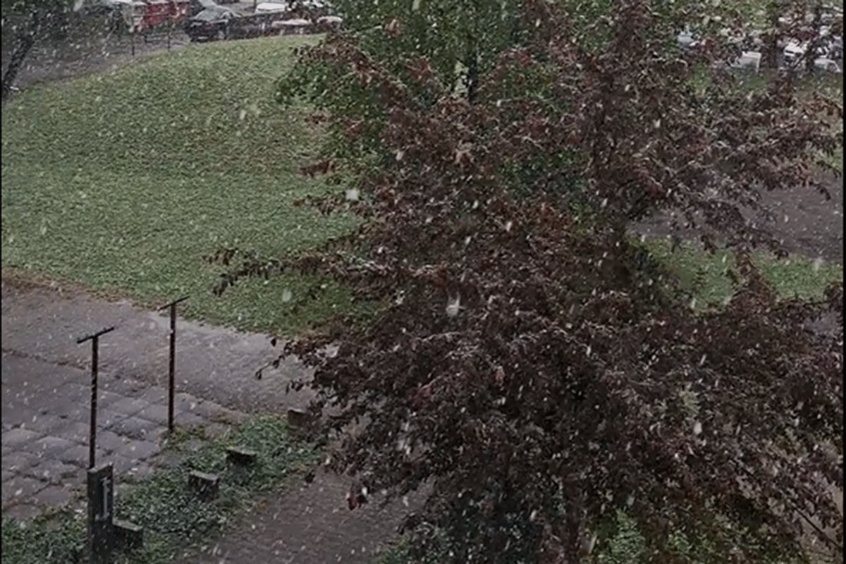 Snijeg pada u Sloveniji i Hrvatskoj (VIDEO)