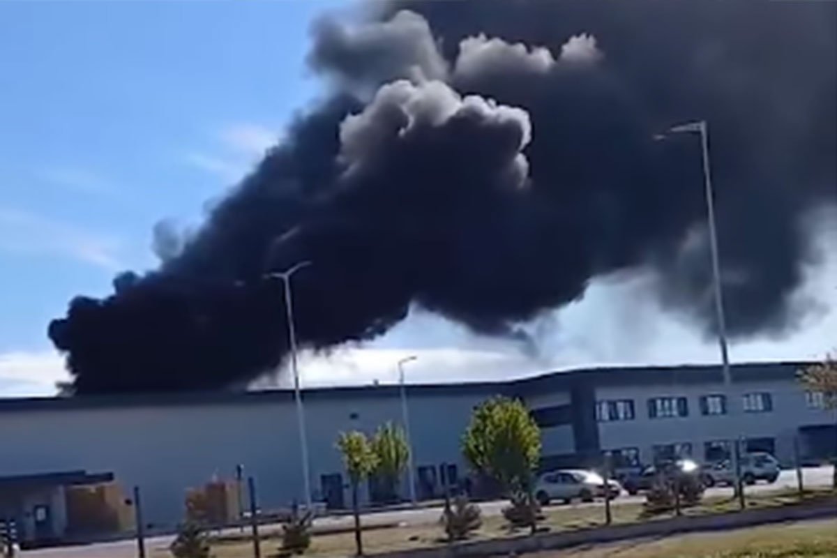 Požar u fabrici u Srbiji (VIDEO)