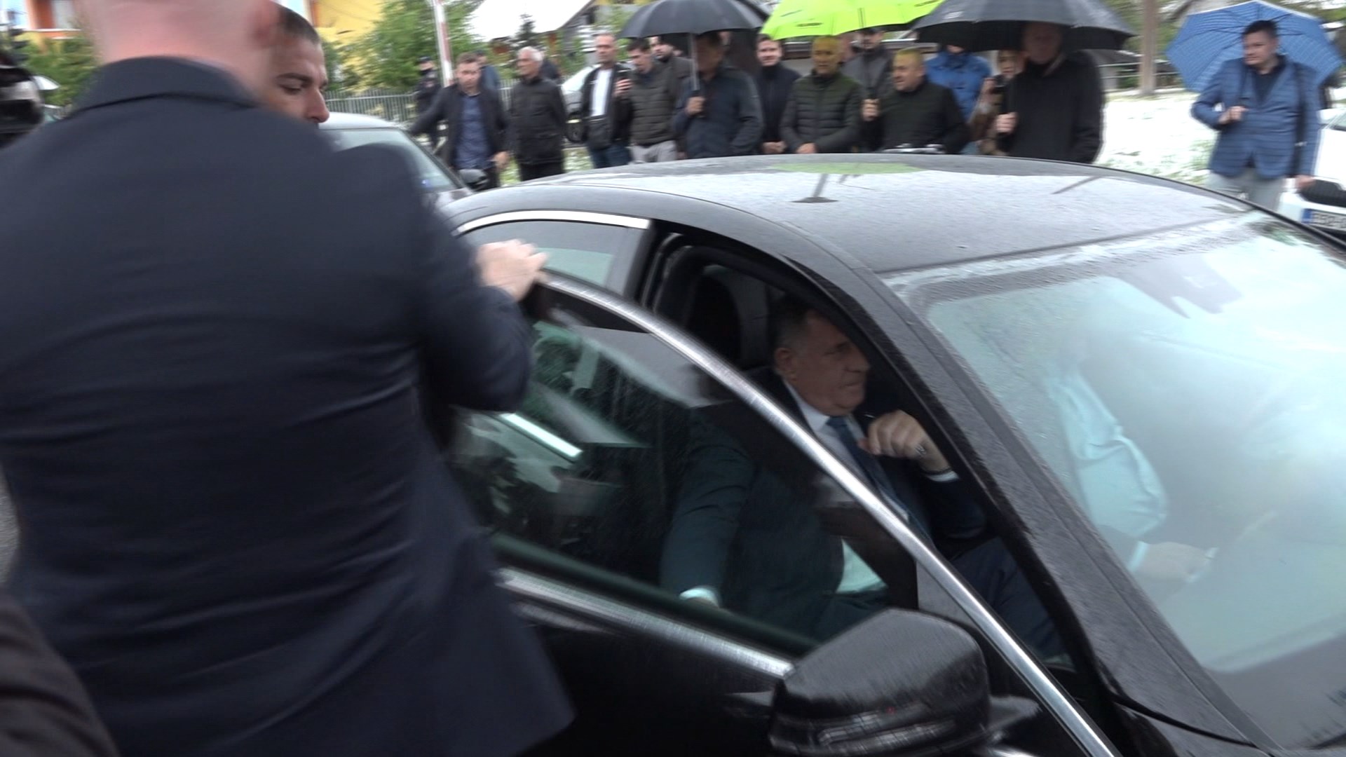 Odbrana: Suđenje Dodiku i Lukiću simulacija; Novo ročište 29. aprila (VIDEO)