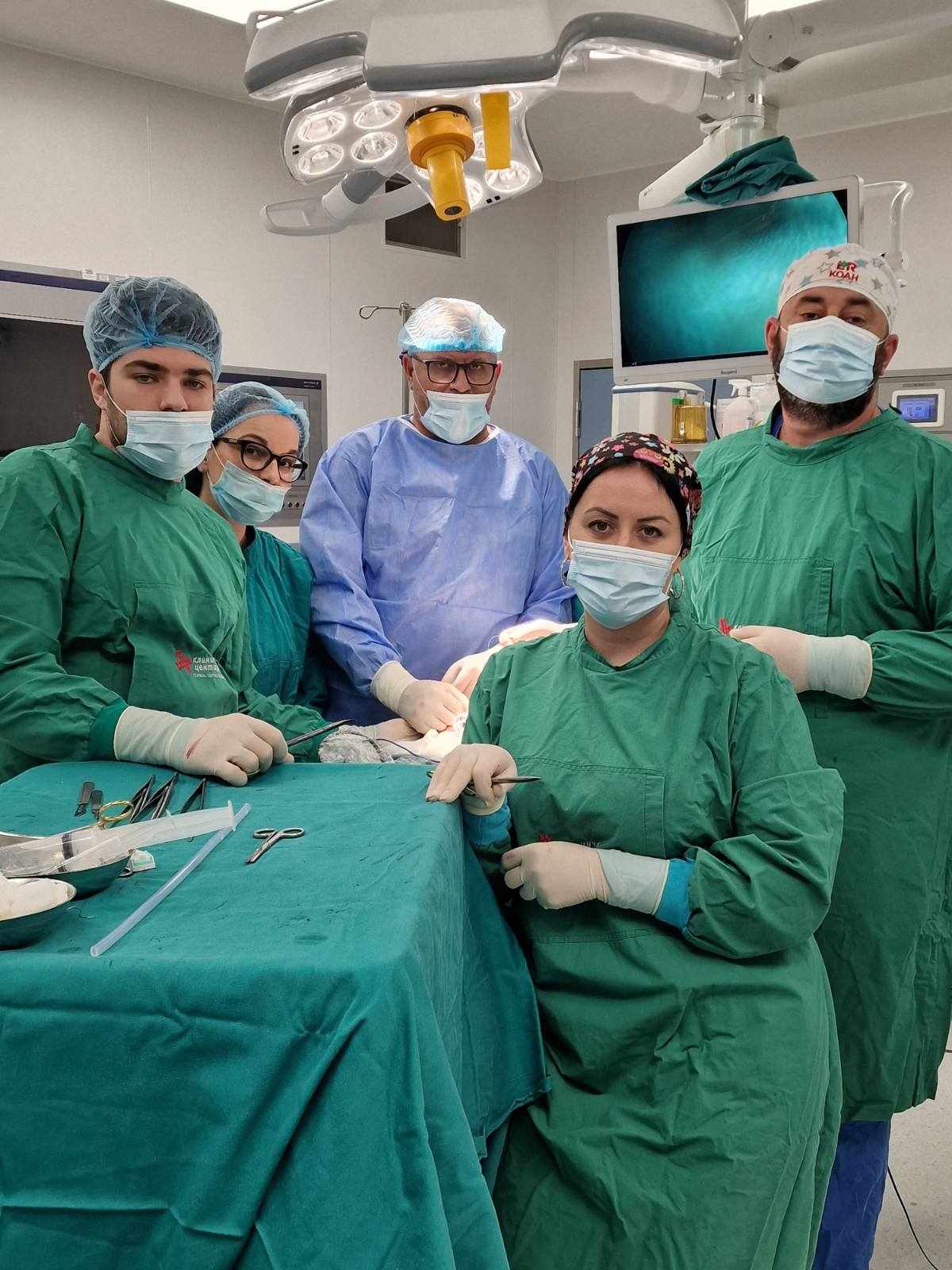 Prvi put samostalno urađena laparoskopska gastrektomija u Klinici za opštu i abdominalnu hirurgiju