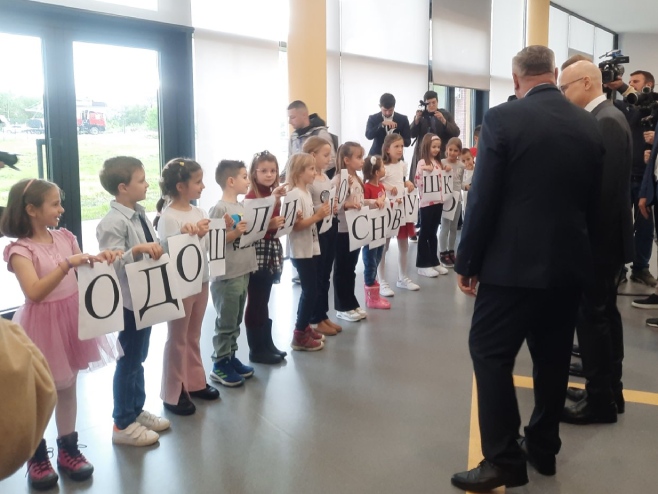 Vučević, Dačić, Đurić i Stanivuković obišli novoizgrađenu školu “Kosovo i Metohija” u Banjaluci