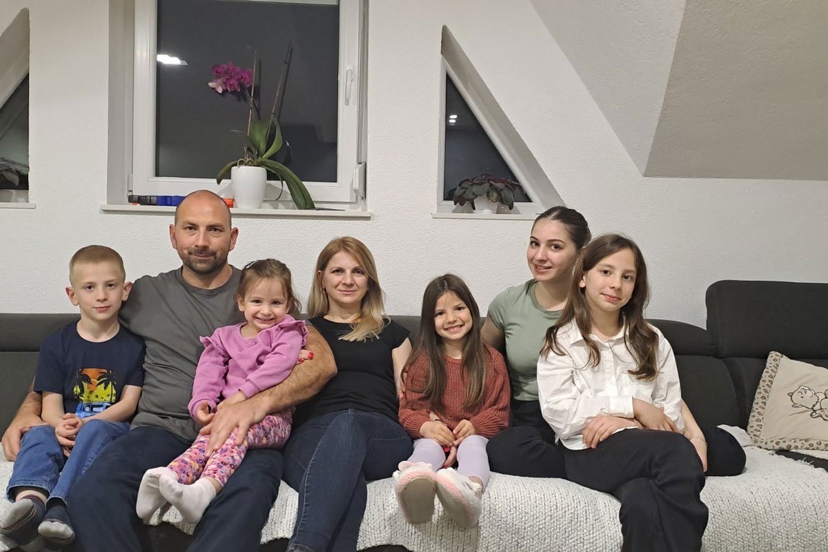 U susret Vaskrsu: Stanivukovići petoro djece odgajaju da poštuju prave vrijednosti