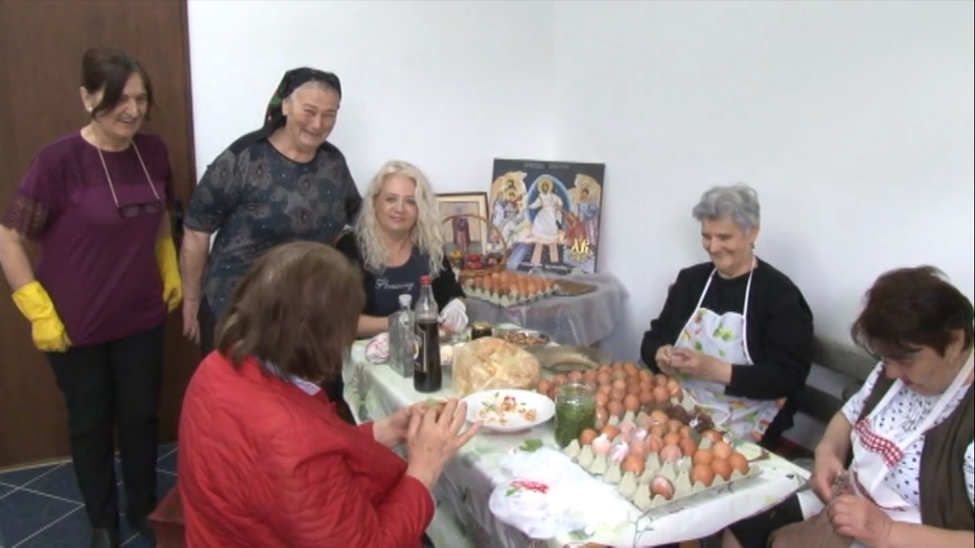 Članice Kola srpskih sestara Pale ofarbale 3000 jaja povodom Vaskrsa (VIDEO)