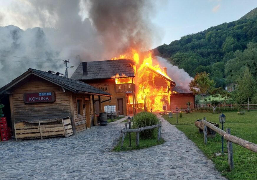 Požar u Ribniku, izgorio restoran, šteta ogromna (FOTO)