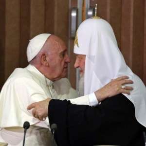 papa i patrijarh se ljube
