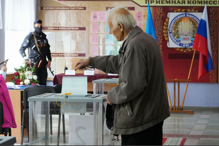 Objavljeni prvi rezultati na referendumima: Građani rekli “da” priključenju Rusiji