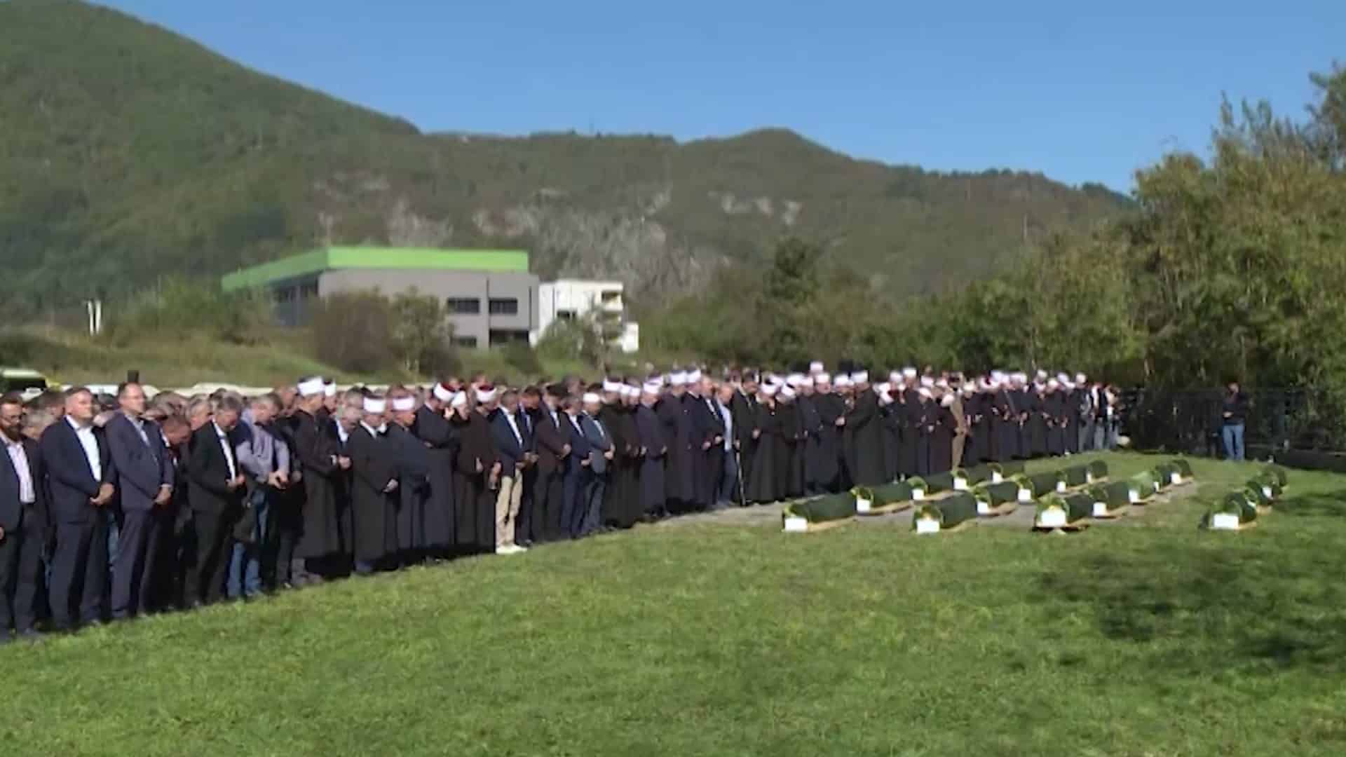 Kolektivno sahranjeni svi poginuli u Donjoj Jablanici (VIDEO)