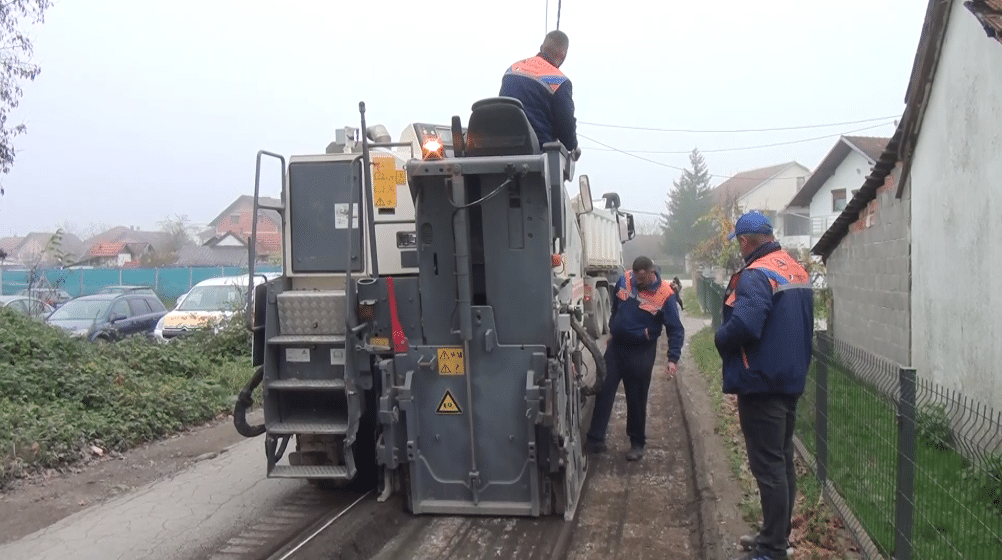 Prijedor: Nastavljeni radovi na rekostrukciji ulica (Video)