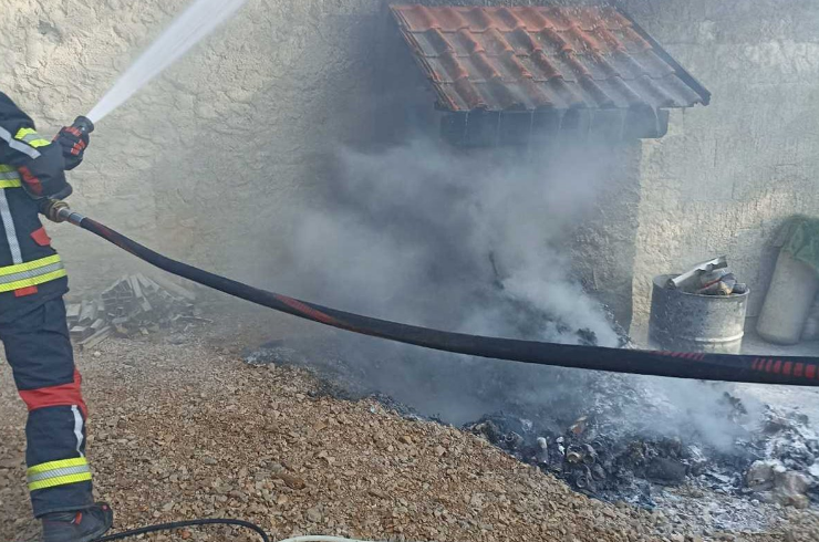 Gorjela fabrika namještaja u Banjaluci