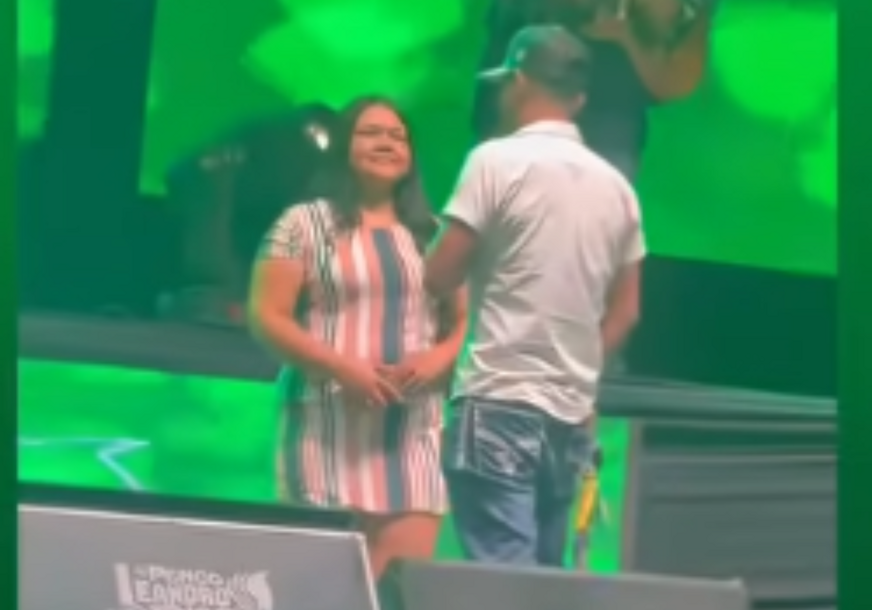 Zaprosio ljubavnicu, pa se sjetio da ima ženu! (VIDEO)