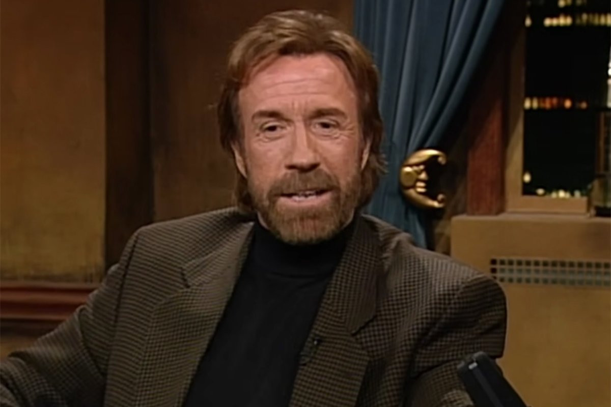 Čak Noris u 85. godini pokazao mišiće: Legenda akcijskog filma i dalje u formi (FOTO)