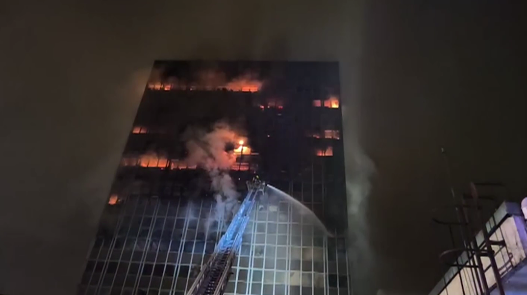 Zagreb: Izgorio ”Vjesnikov” neboder (VIDEO)