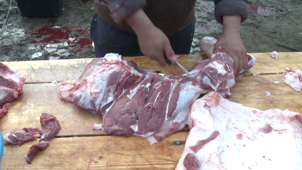 Veterinari u sezoni svinjokolja šalju apel da se pregleda meso (VIDEO)