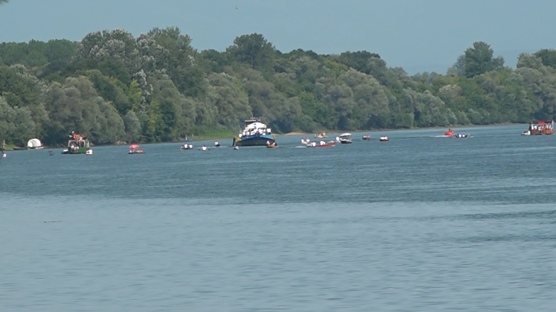 Savska regata u Derventi: Defilovalo oko 30 plovila (FOTO/ VIDEO)